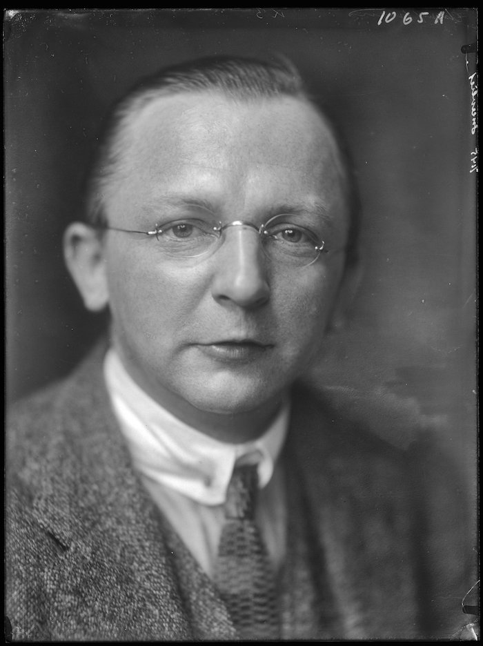 Jacob Merkelbach, Portret van H.J.F.M. (Henk) Sneevliet (1920). Bron: Stadsarchief Amsterdam (MBCH00001000560 CC0)