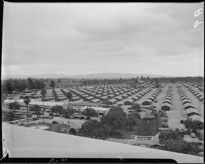 Onbekende fotograaf, Santa Anita Assembly center, Arcadia, California (1941). Bron: National Archives Washington (PD)
