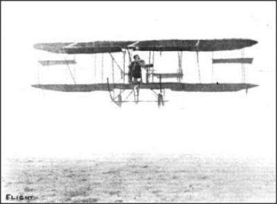 Onbekende fotograaf, The Mayfly in flight (1910). Bron: Wikipedia (PD)