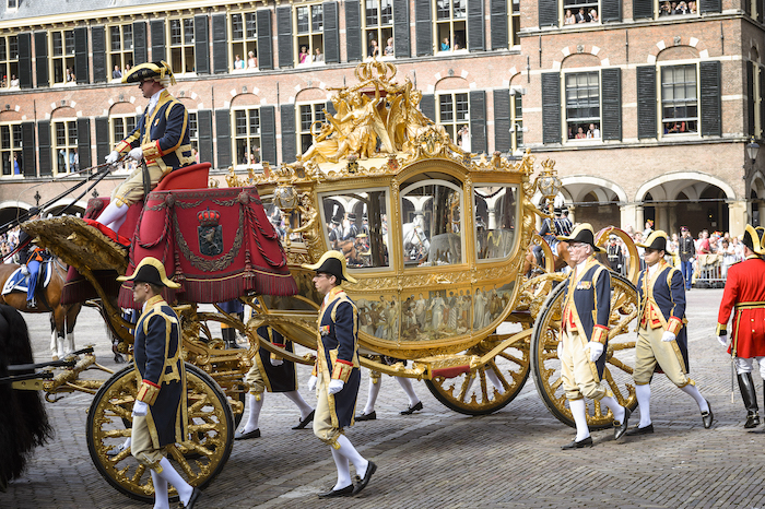 Minister-president Rutte, Gouden koets op het Binnenhorf (2014). Bron: Flickr Minister-president (CC BY 2.0)