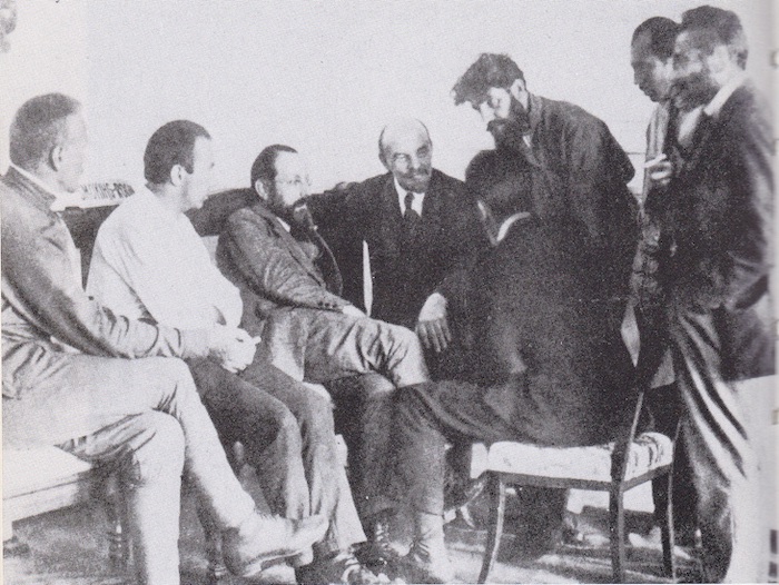 Onbekende fotograaf, Sneevliet met Lenin (1920). Bron: Wikimedia Commons (CC0)