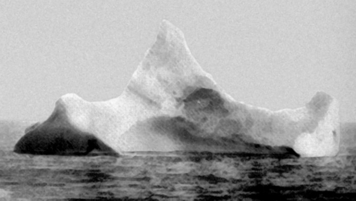 Waarschijnlijk was dit de ijsberg die de Titanic liet zinken (1912). Bron: Wikimedia Commons (CC0)